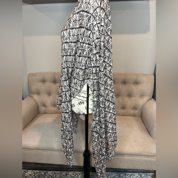 D16.18 NWT Echo Geometric Brown/Cream Print Sheer Kimono Wrap O/S - Picture 3 of 8
